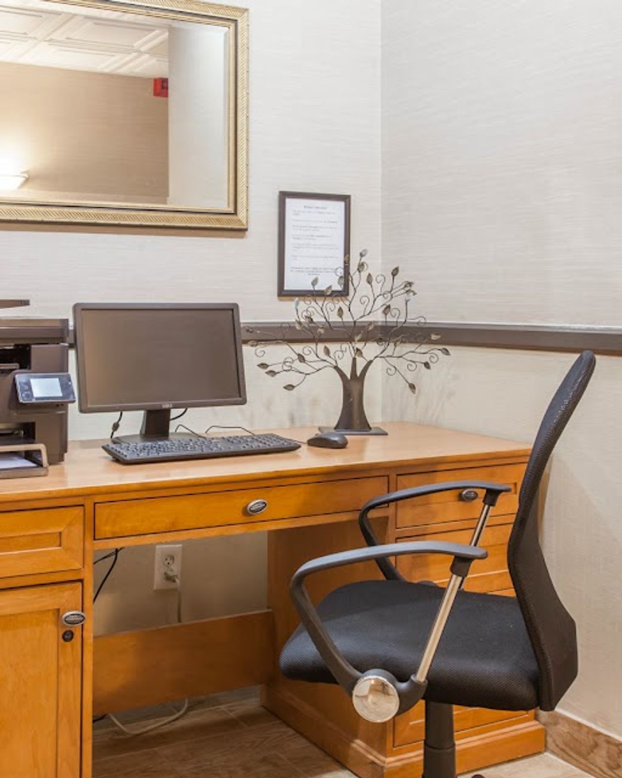 Photo of Comfort Suites Near Vancouver Mall