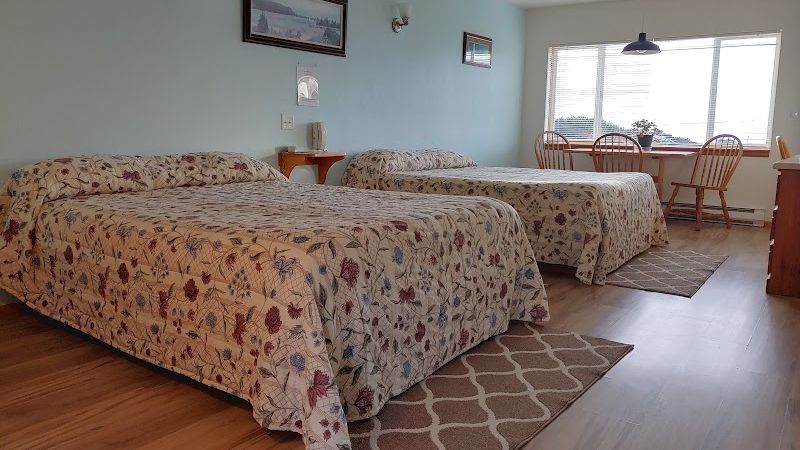 Photo of Dublin House - Yachats, Oregon Hwy 101 - Room, 2 Queen Beds, Dining Table