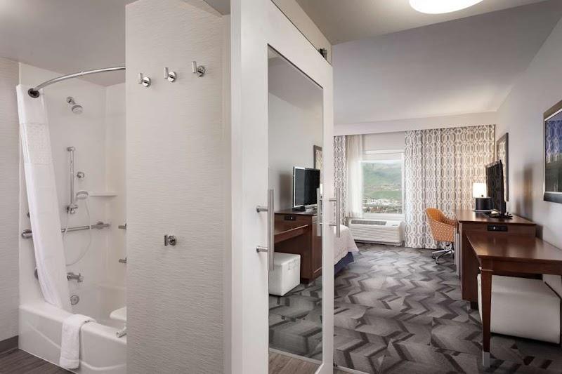 Photo of Hampton Inn Lewiston - Room, Bathroom