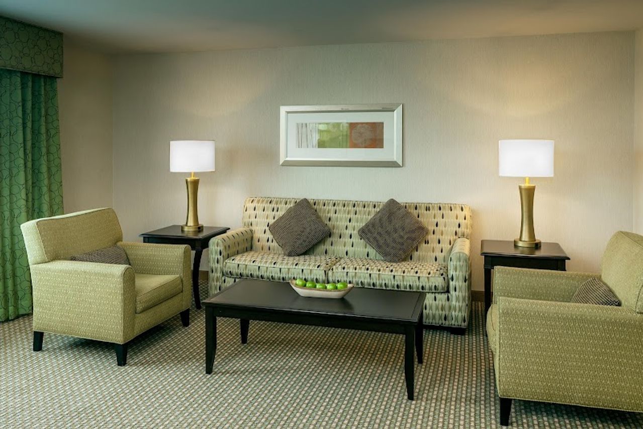 Photo of Hilton Garden Inn Eugene/Springfield - Suite, Living area