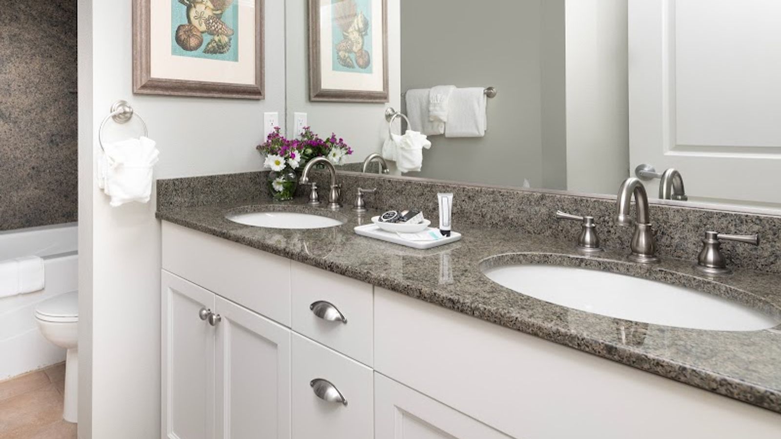 Photo of Rivertide Suites Hotel