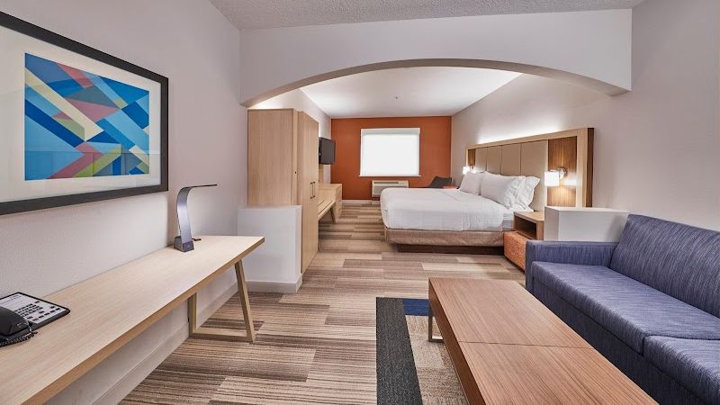 Photo of Holiday Inn Express & Suites Medford-Central Point, an IHG Hotel