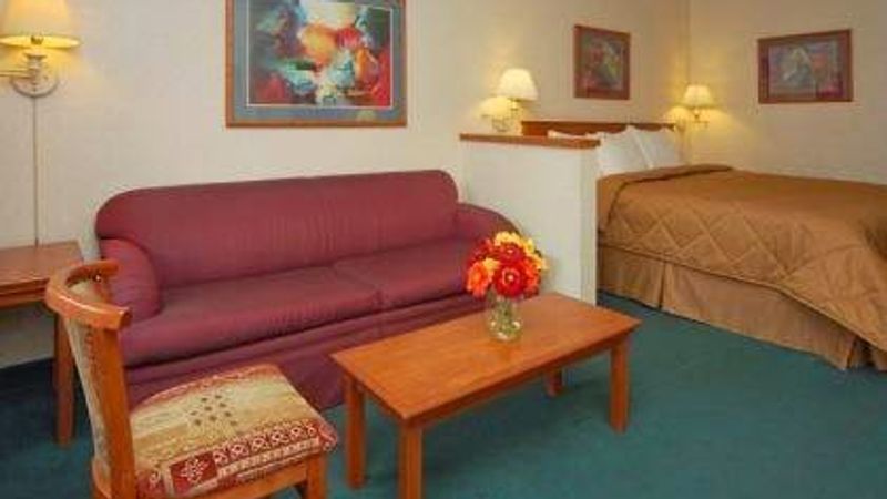 Photo of Comfort Inn & Suites