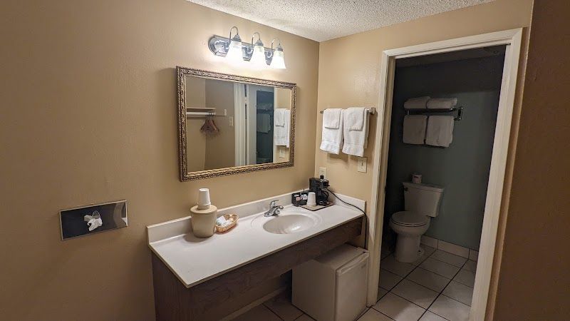 Photo of Lamp Liter Inn