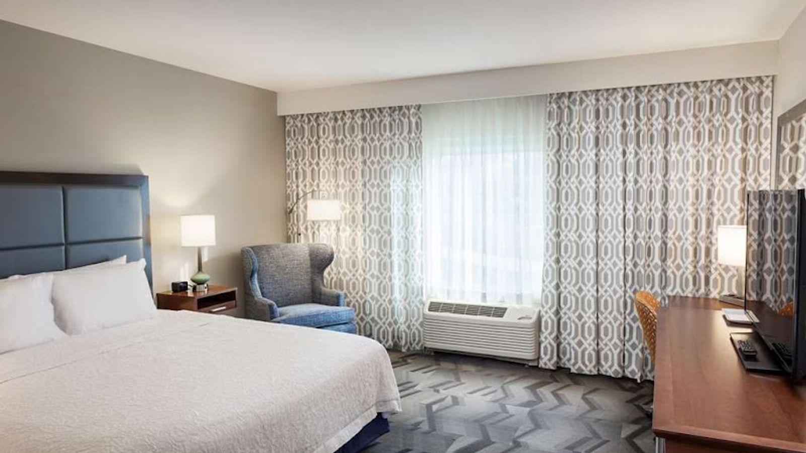Photo of Hampton Inn Lewiston - Room