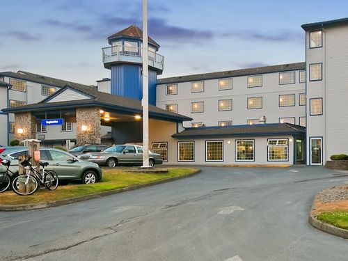 Lighthouse Suites Inn