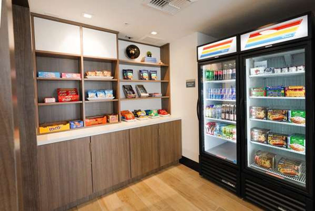 Photo of La Quinta Inn & Suites by Wyndham Santa Cruz