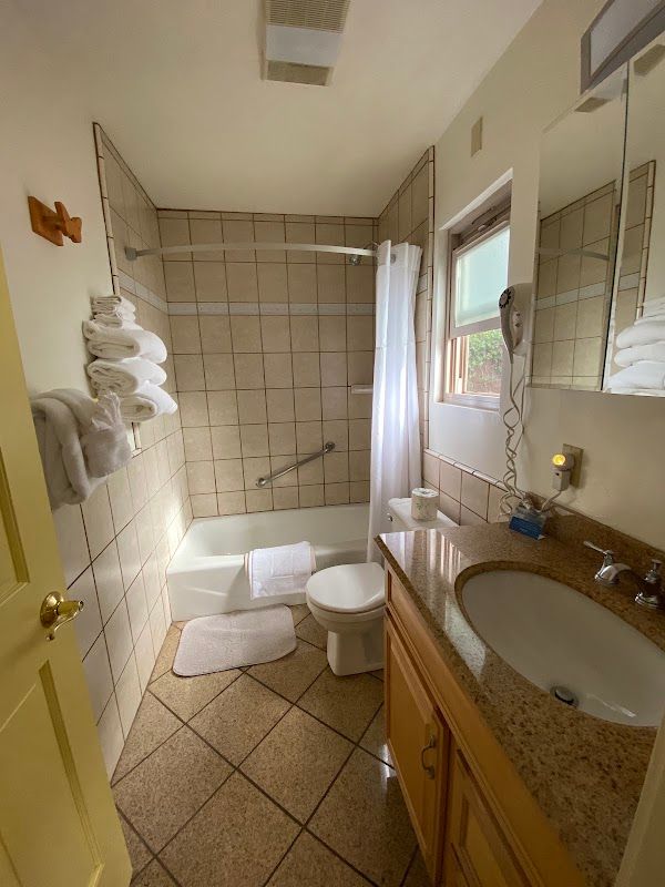 Photo of Andril Fireplace Cottages - Bathroom