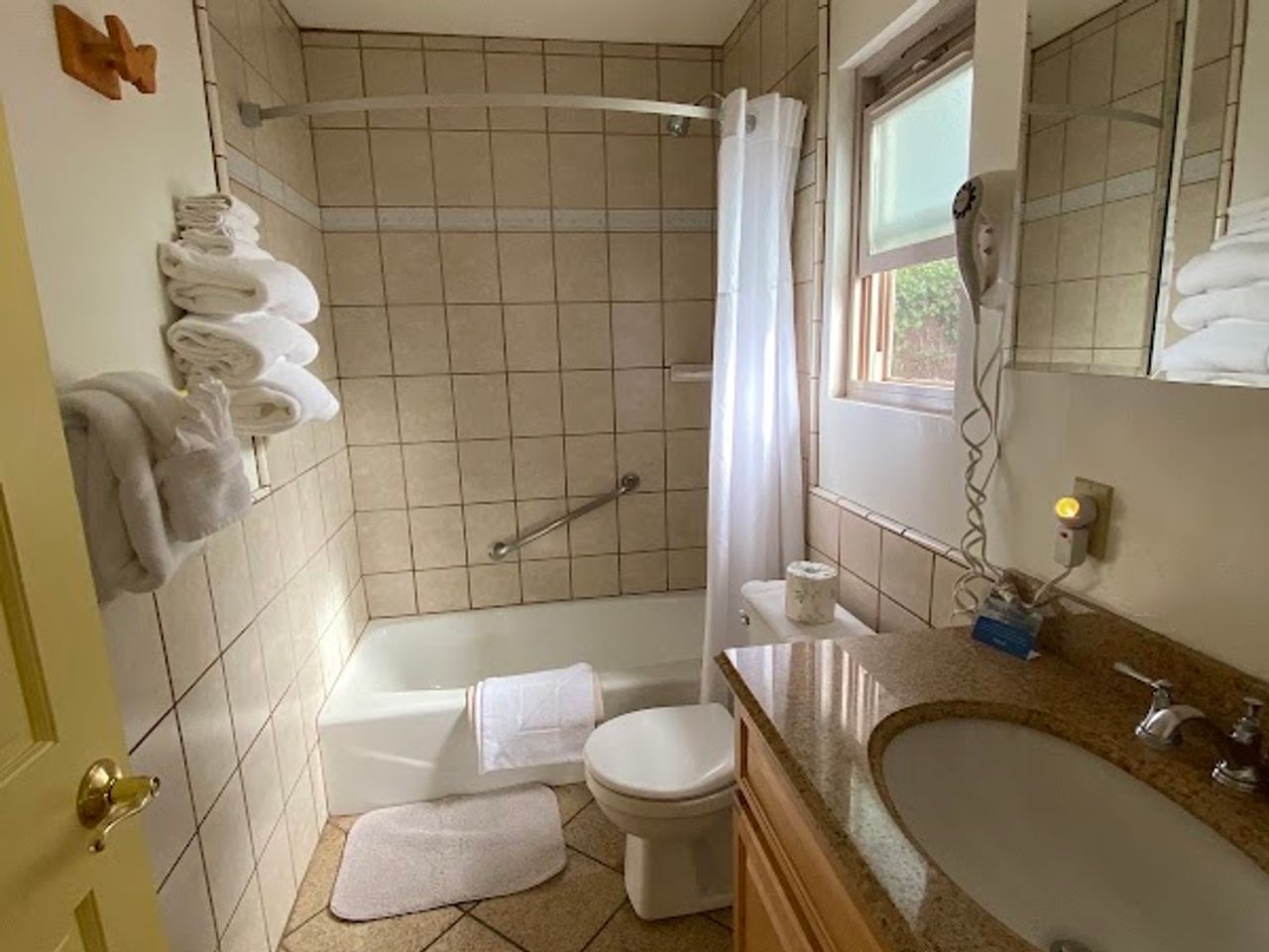Photo of Andril Fireplace Cottages - Bathroom