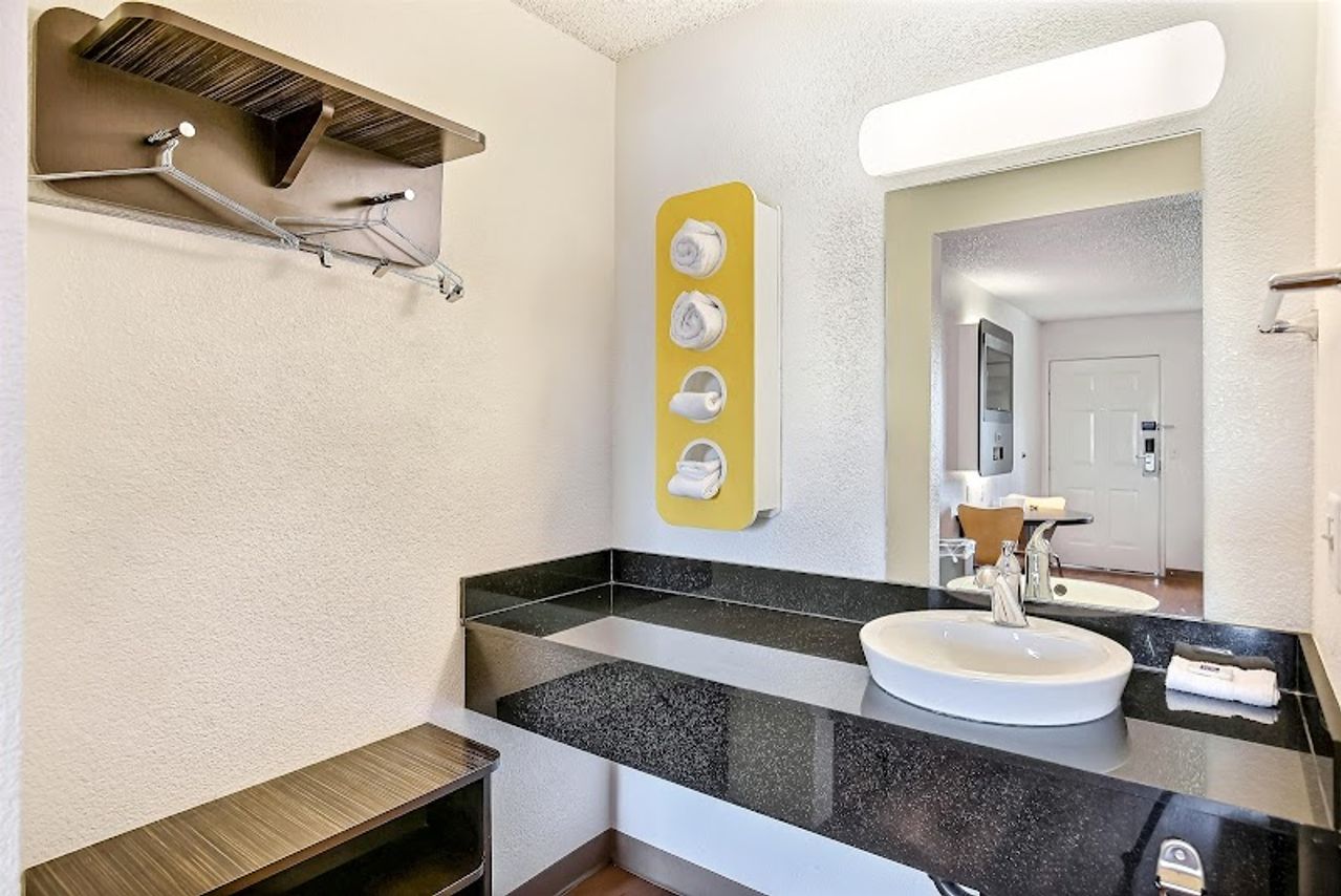 Photo of Motel 6 Oakland, CA - Embarcadero