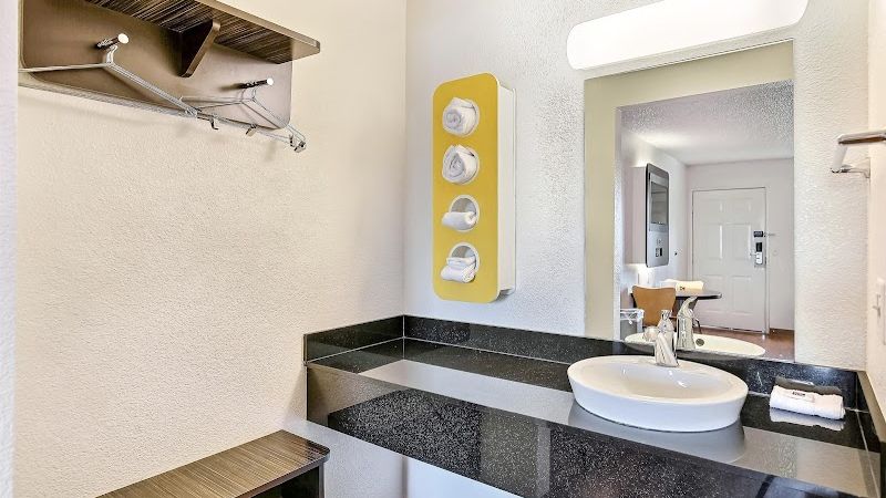 Photo of Motel 6 Oakland, CA - Embarcadero