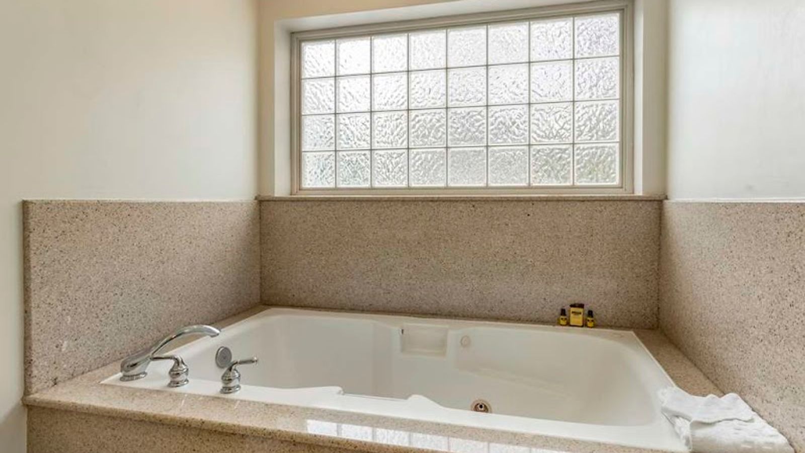 Photo of Best Western Plus All Suites Inn - Suite, Private Jetted Tub