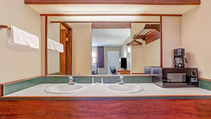 Photo of Super 8 by Wyndham Albany