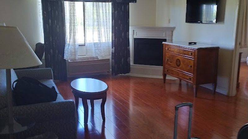 Photo of Days Inn & Suites by Wyndham Sunnyvale