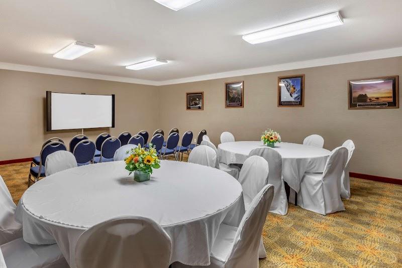 Photo of Comfort Suites Visalia - Convention Center