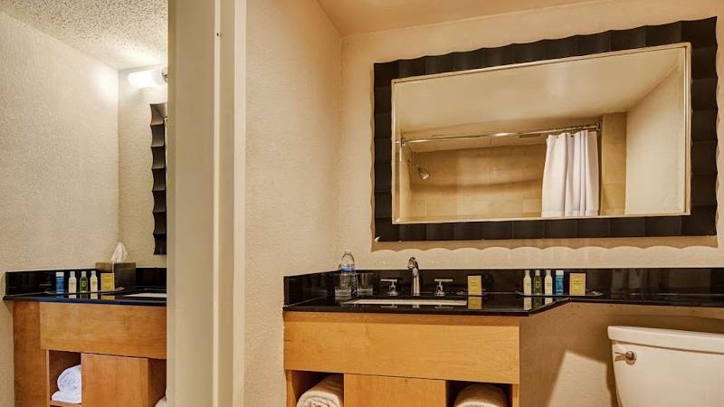 Photo of DoubleTree by Hilton Hotel Berkeley Marina