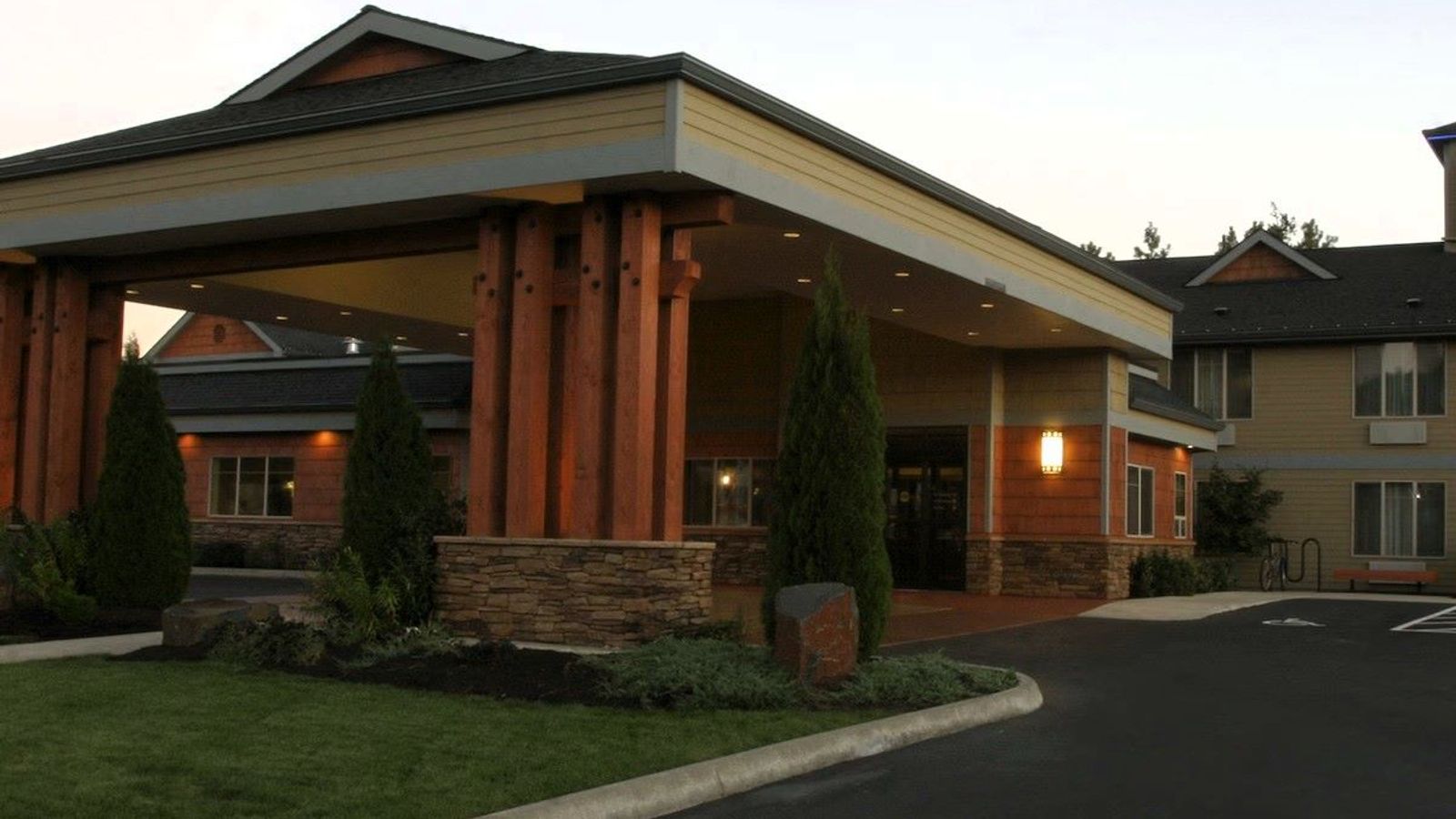 Best Western Snowcap Lodge