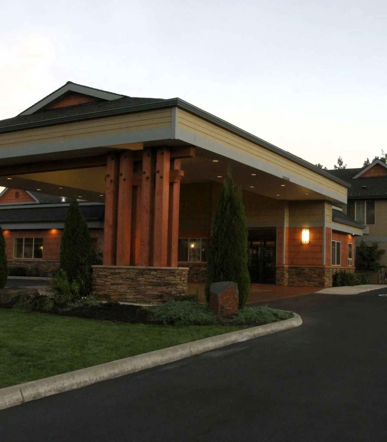 Best Western Snowcap Lodge