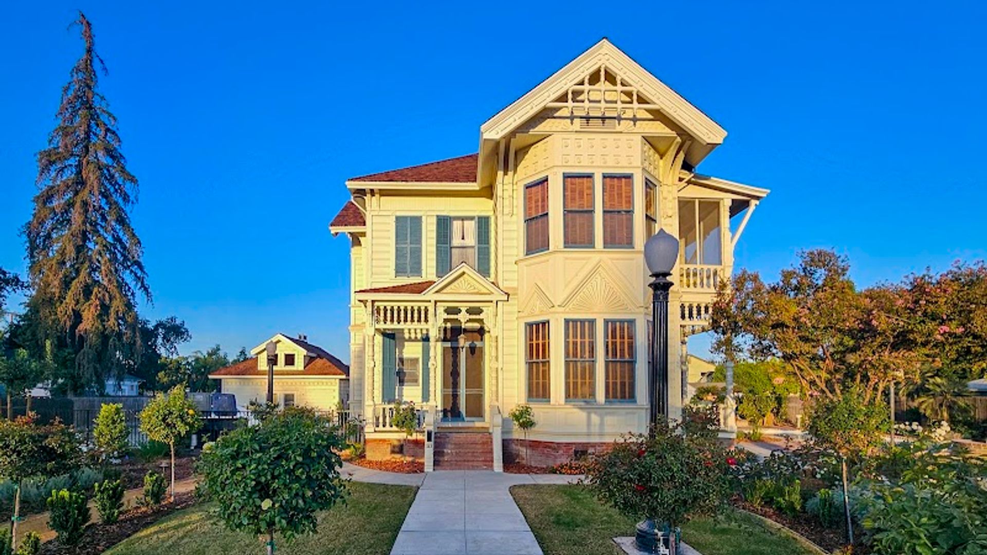 JD Hyde Historic Inn