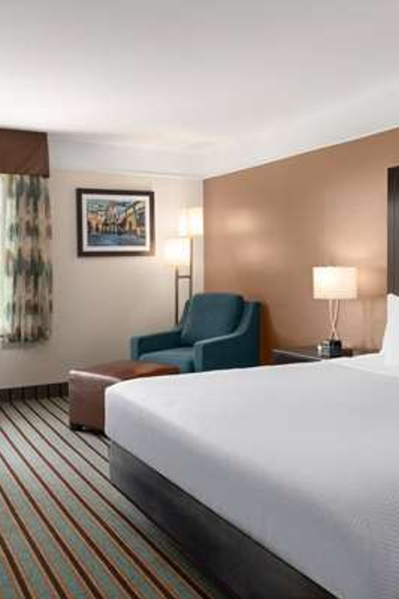 Photo of La Quinta Inn & Suites by Wyndham Bakersfield North