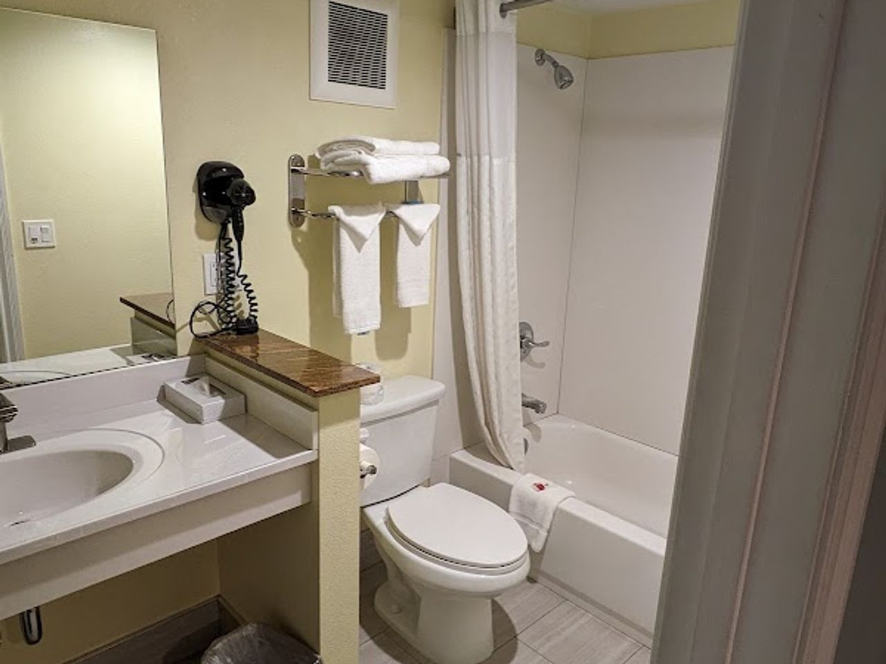 Photo of Travelodge by Wyndham Fairfield/Napa Valley