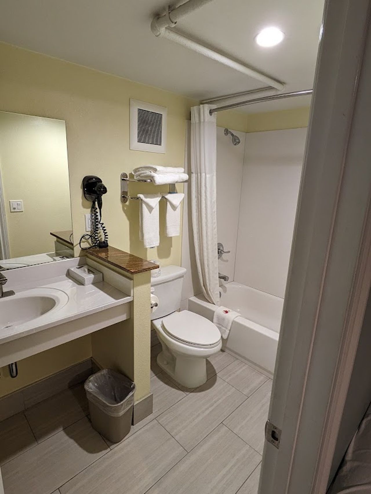 Photo of Travelodge by Wyndham Fairfield/Napa Valley