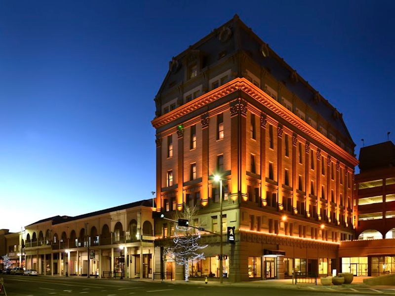 Hotel Maison Yakima Tapestry Collection by Hilton