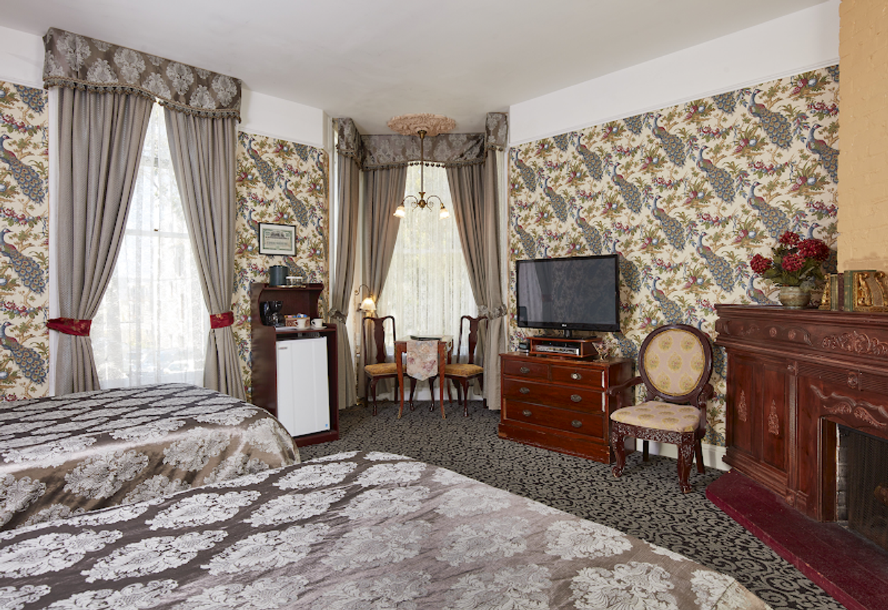 Photo of Queen Anne Hotel