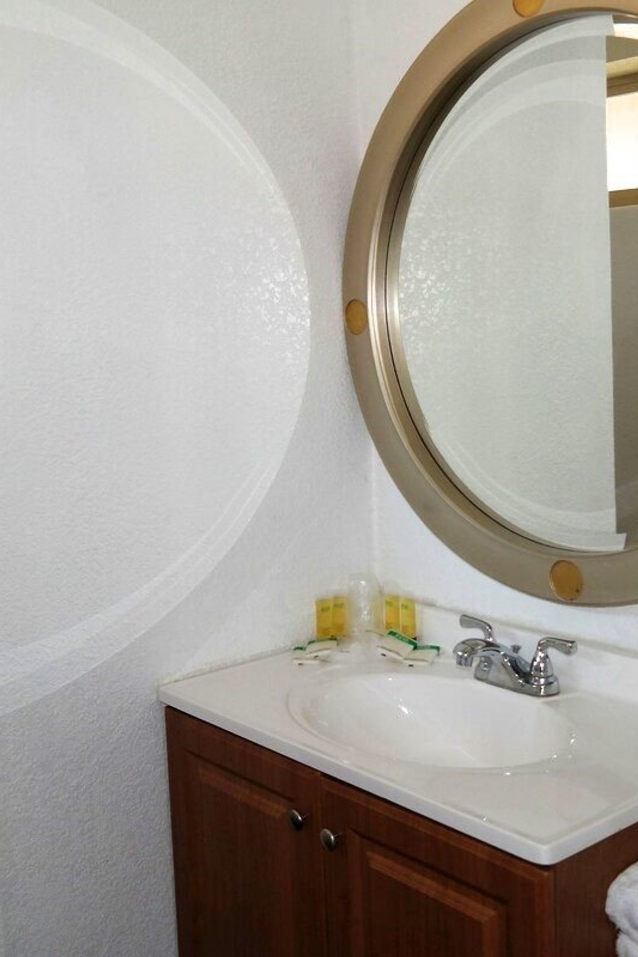 A Bathroom sink