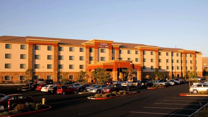 Hampton Inn & Suites Folsom