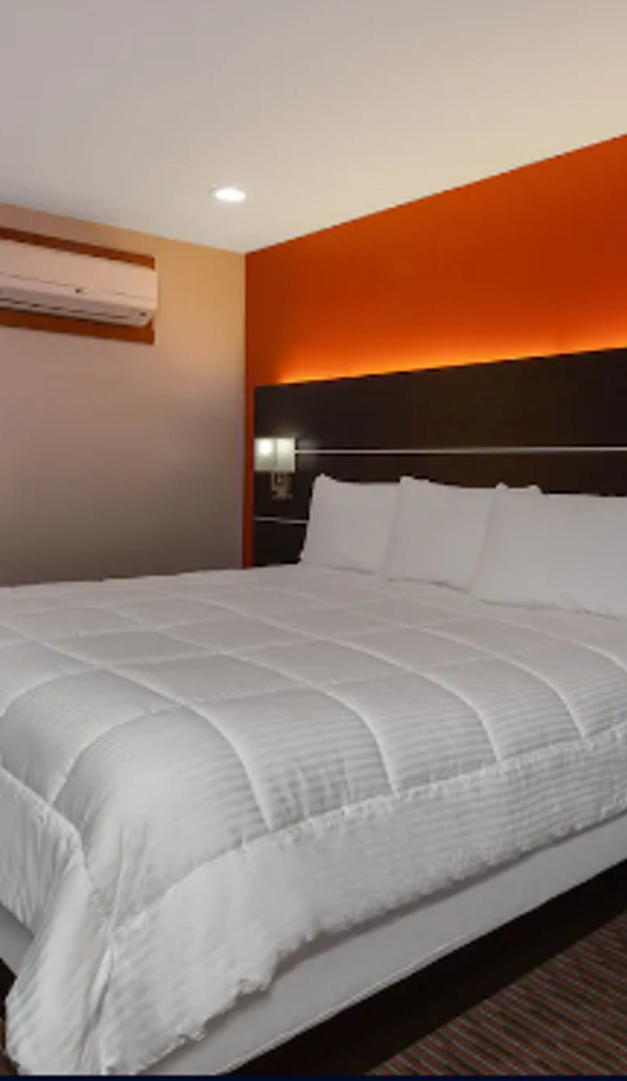 Photo of Hotel Vinea, a Travelodge by Wyndham