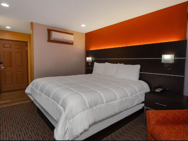 Photo of Hotel Vinea, a Travelodge by Wyndham