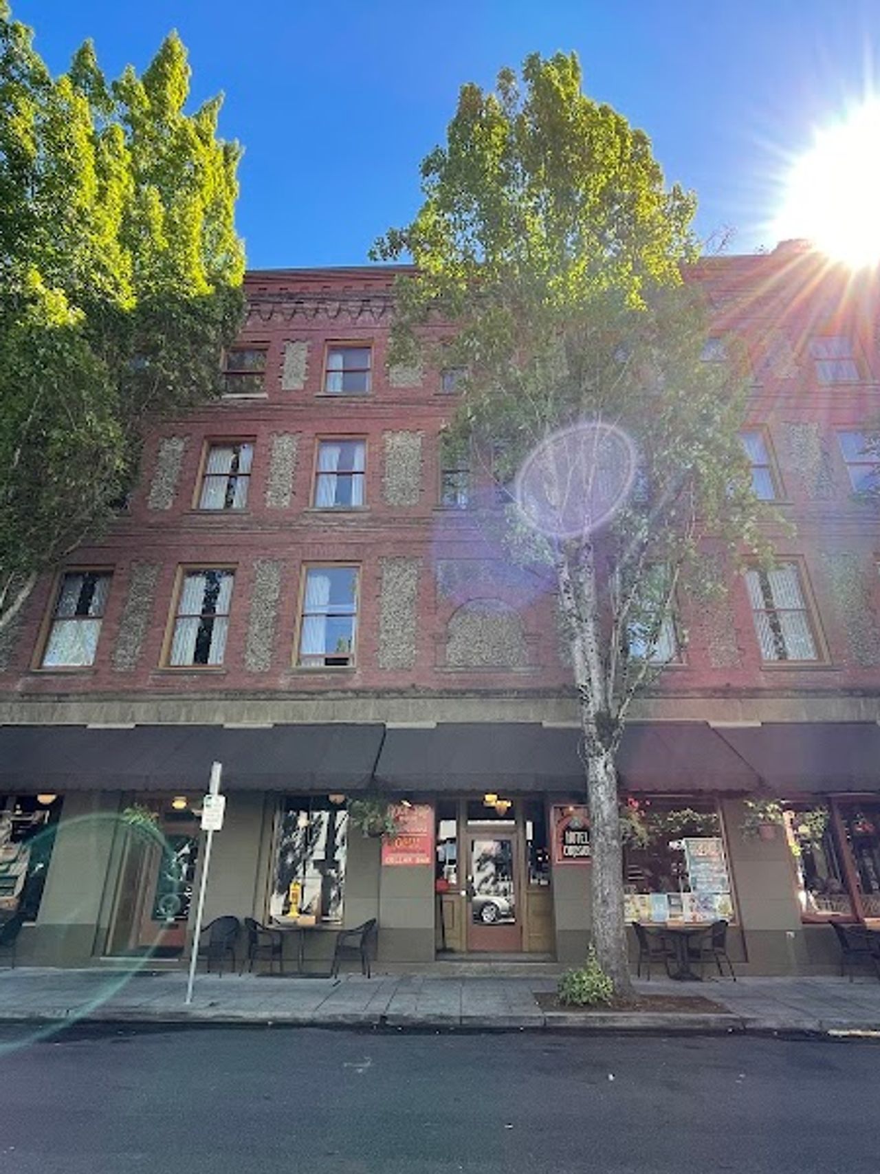 Photo of McMenamins Hotel Oregon