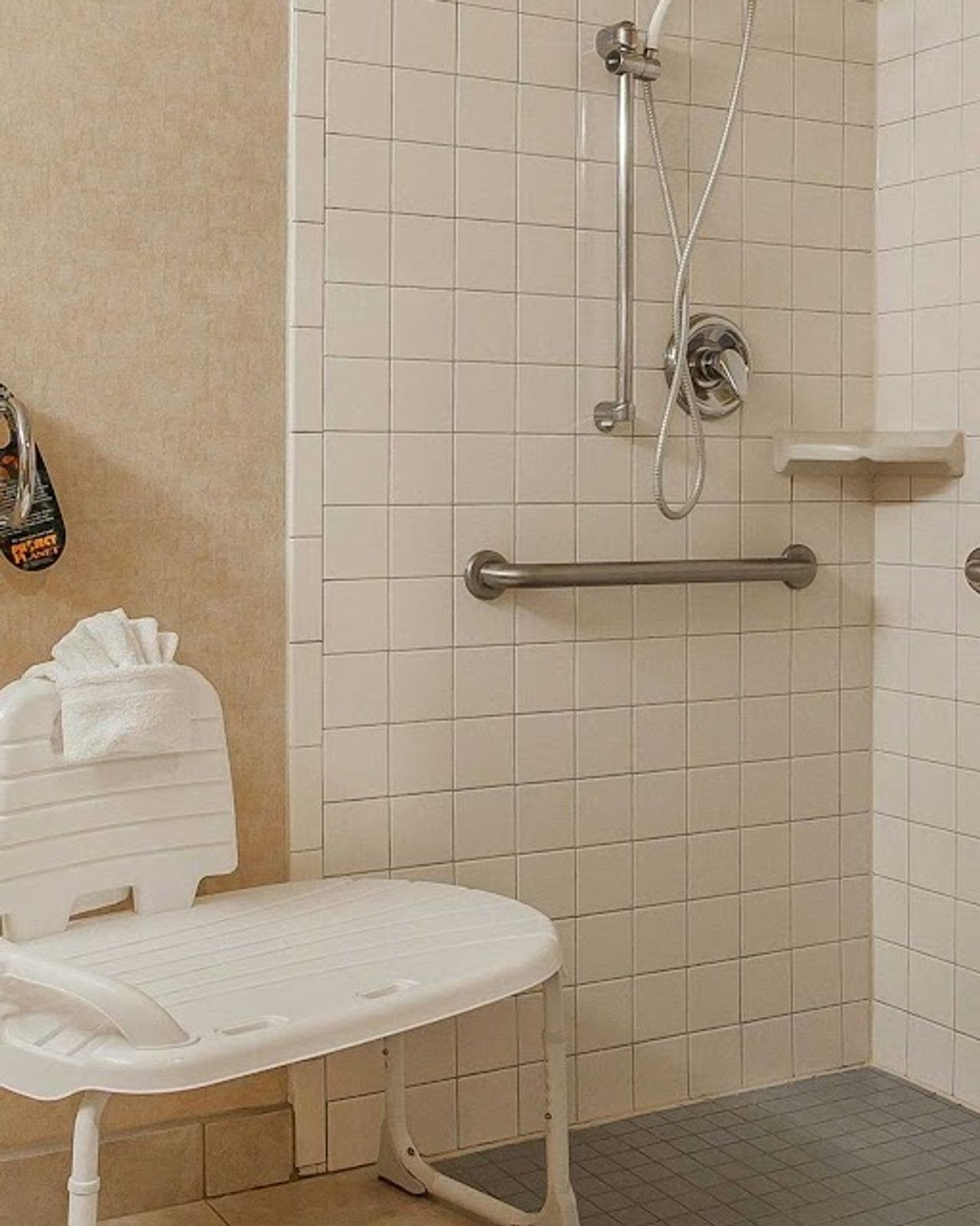 Photo of Comfort Inn & Suites