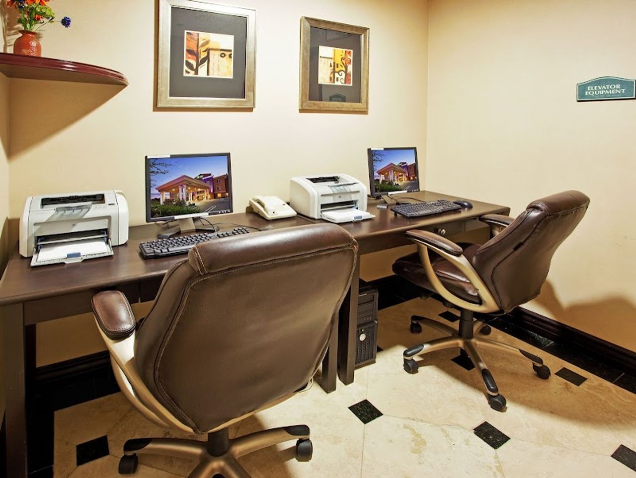 Photo of Holiday Inn Express & Suites Roseville - Galleria Area, an IHG Hotel