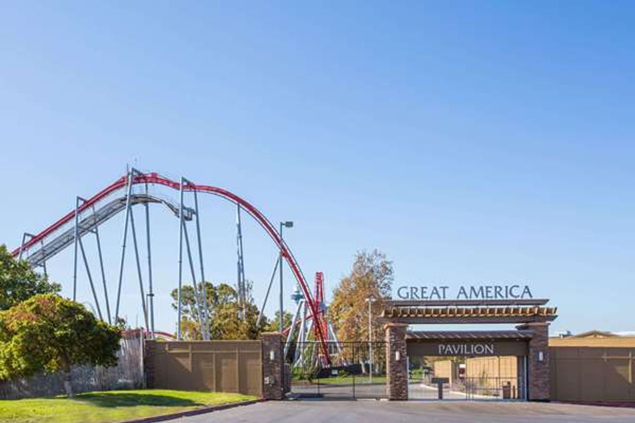 Photo of Super 8 by Wyndham Mountain View