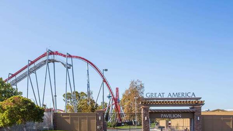 Photo of Super 8 by Wyndham Mountain View