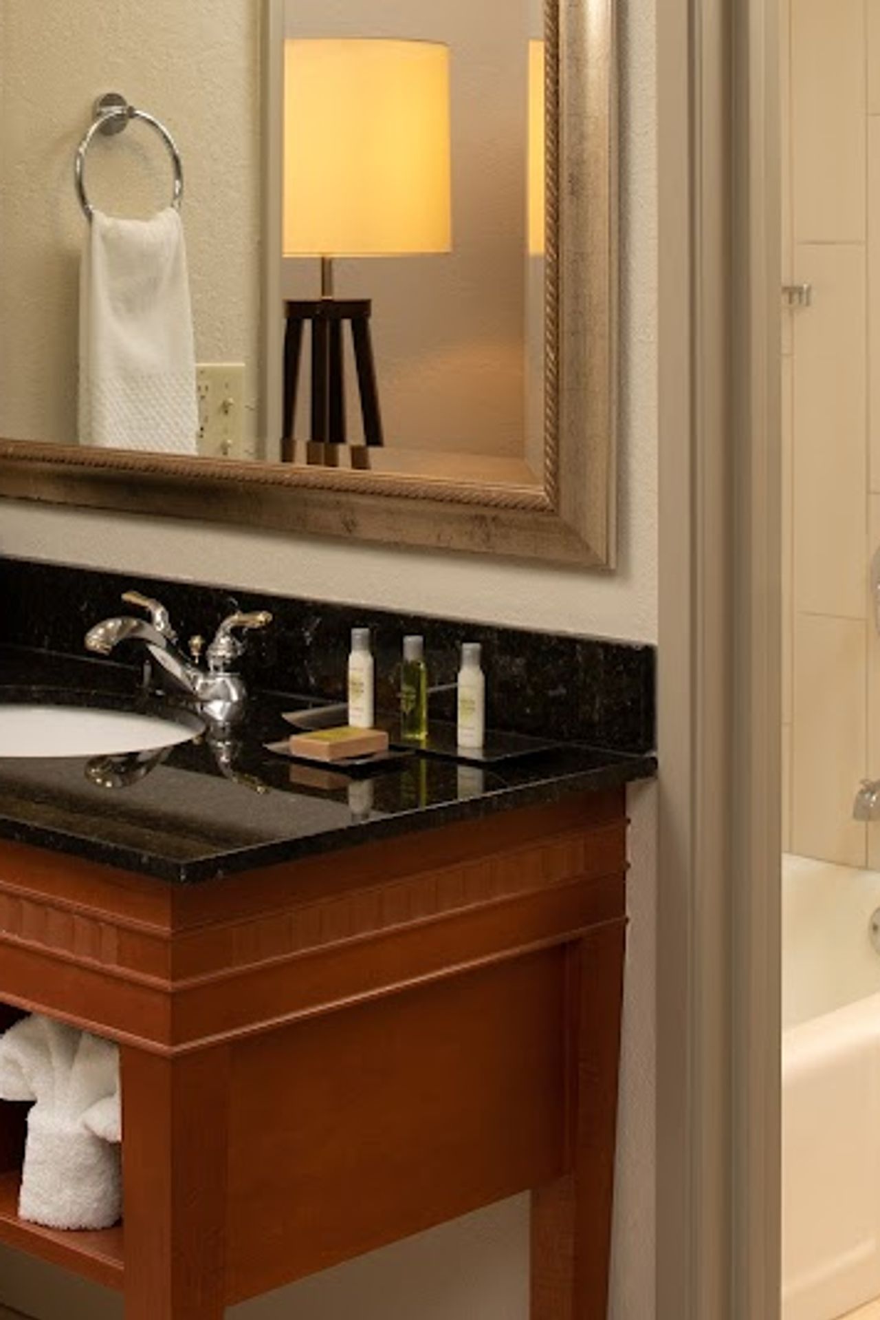 Photo of DoubleTree Suites by Hilton Hotel Seattle Airport - Southcenter