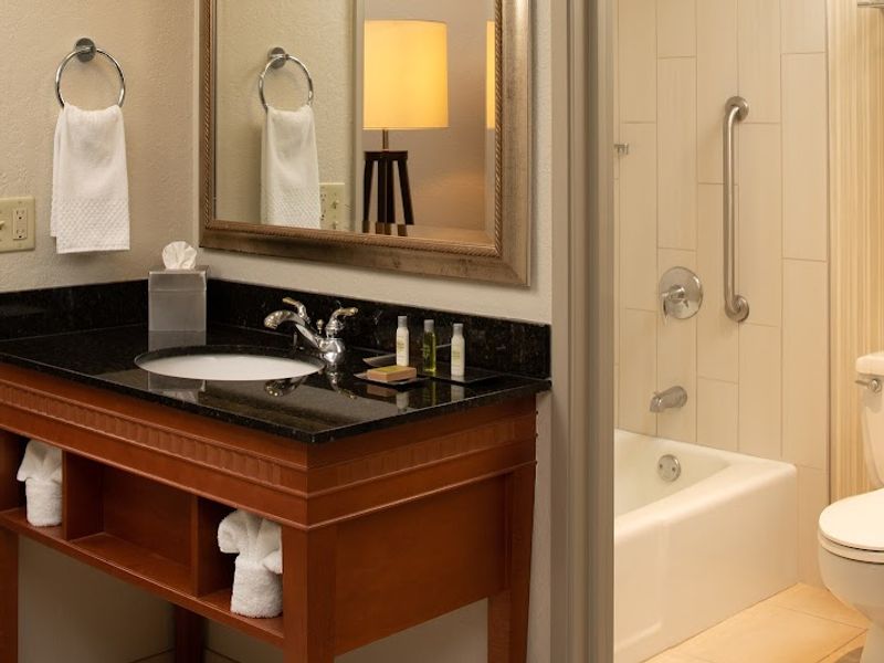 Photo of DoubleTree Suites by Hilton Hotel Seattle Airport - Southcenter