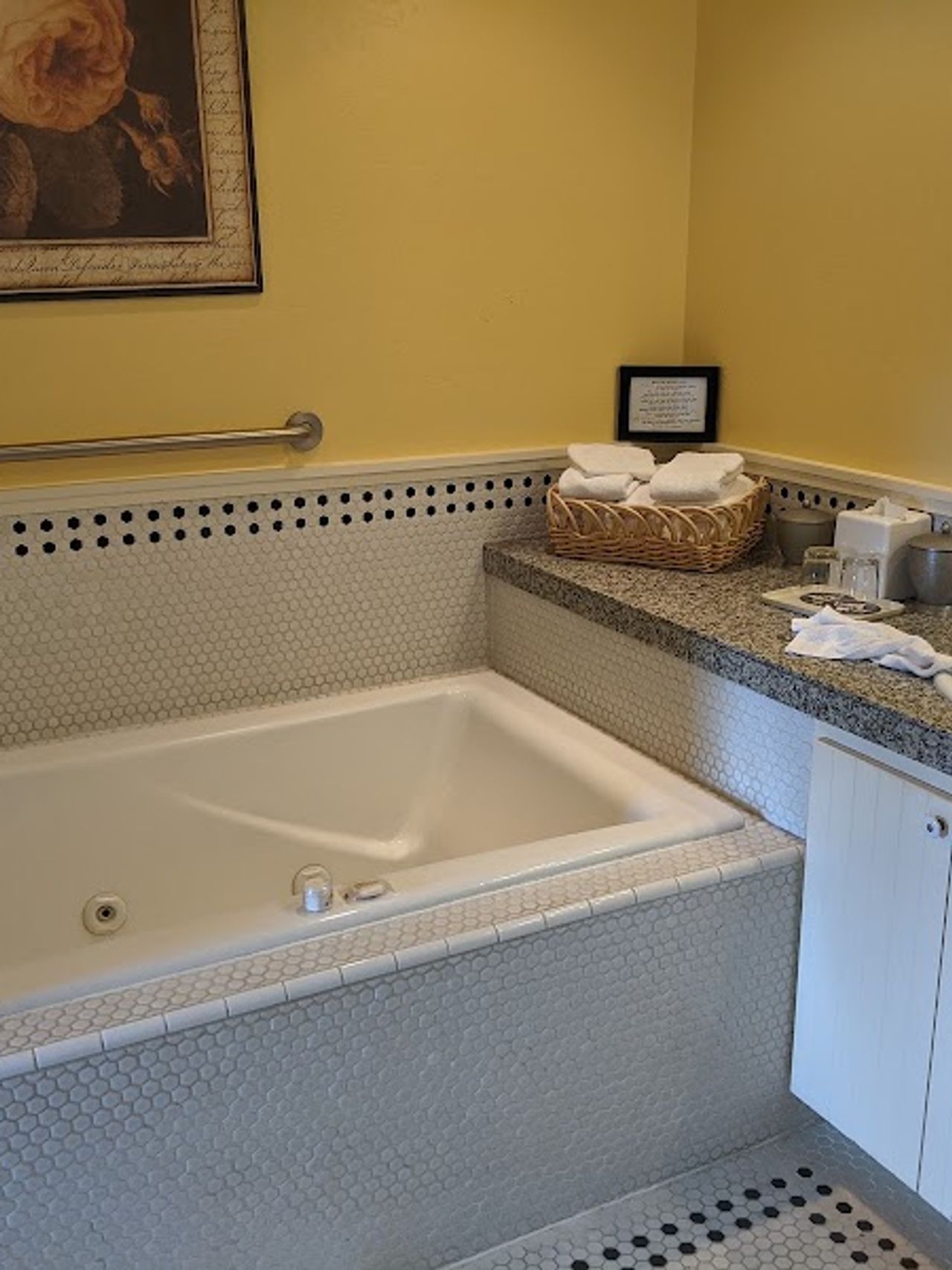Photo of Gosby House Inn, A Four Sisters Inn - Bathroom, Jetted tub