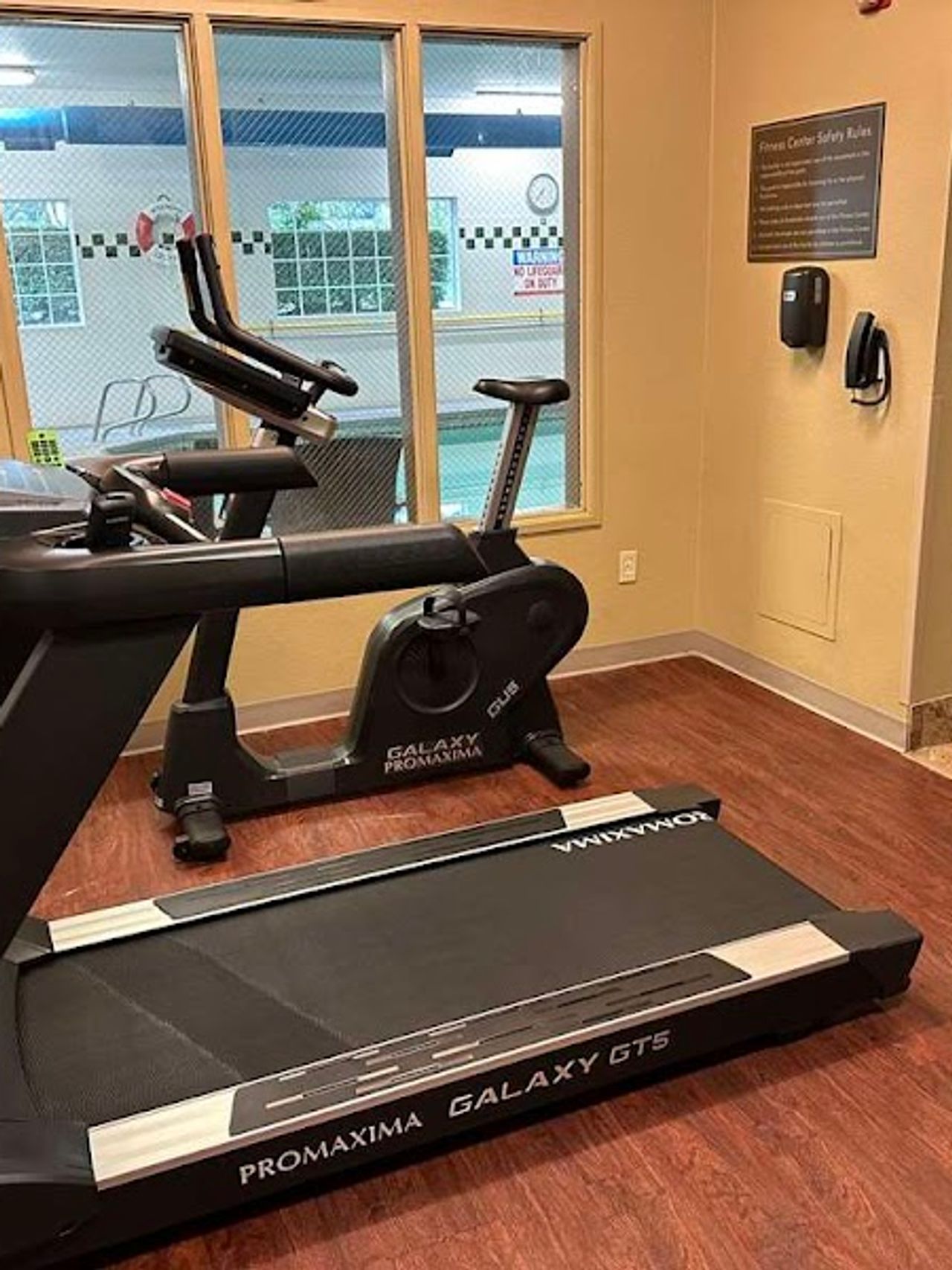 Best Western Columbia River Waterfront Hotel Astoria - Fitness Room, Weightlifting equipment, Treadmill
