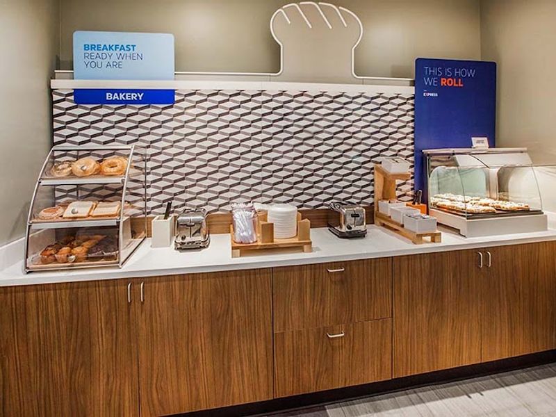 Photo of Holiday Inn Express & Suites Seattle North - Lynnwood, an IHG Hotel