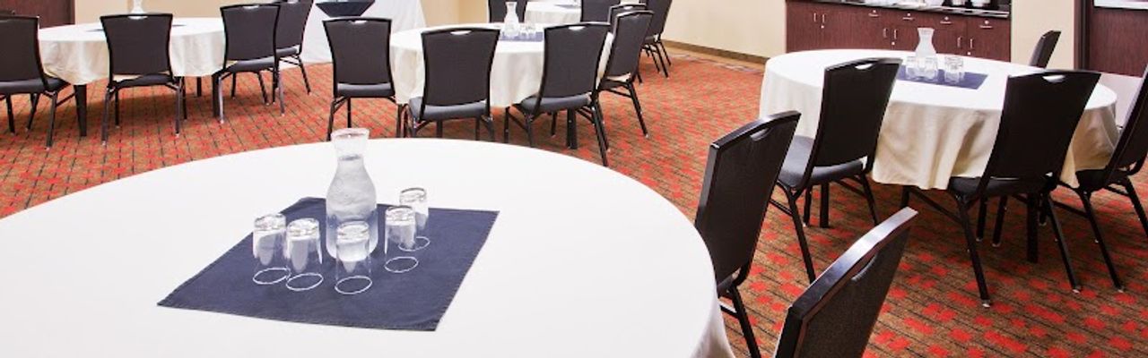 Photo of Holiday Inn Express & Suites Eugene Downtown - University, an IHG Hotel - Meeting facility