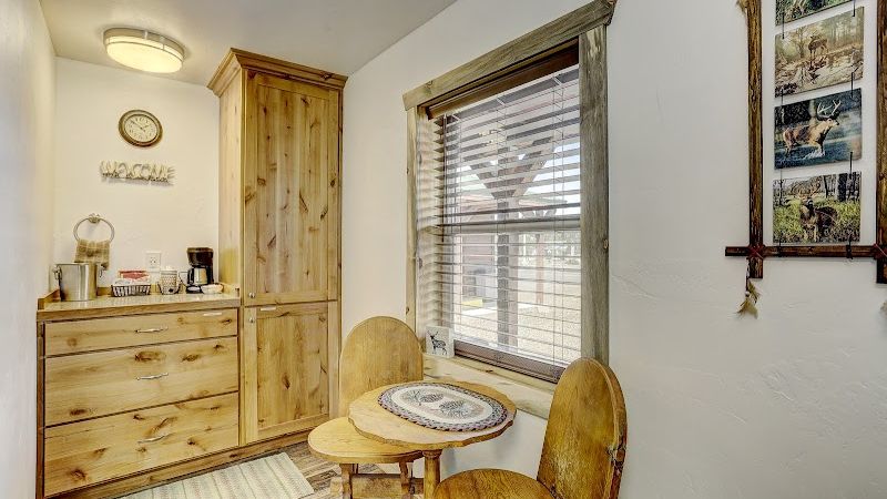 Photo of Cascade Lake Inn