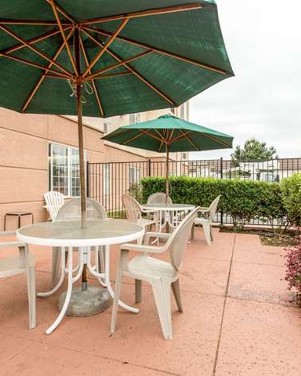 Photo of Comfort Suites Fresno River Park