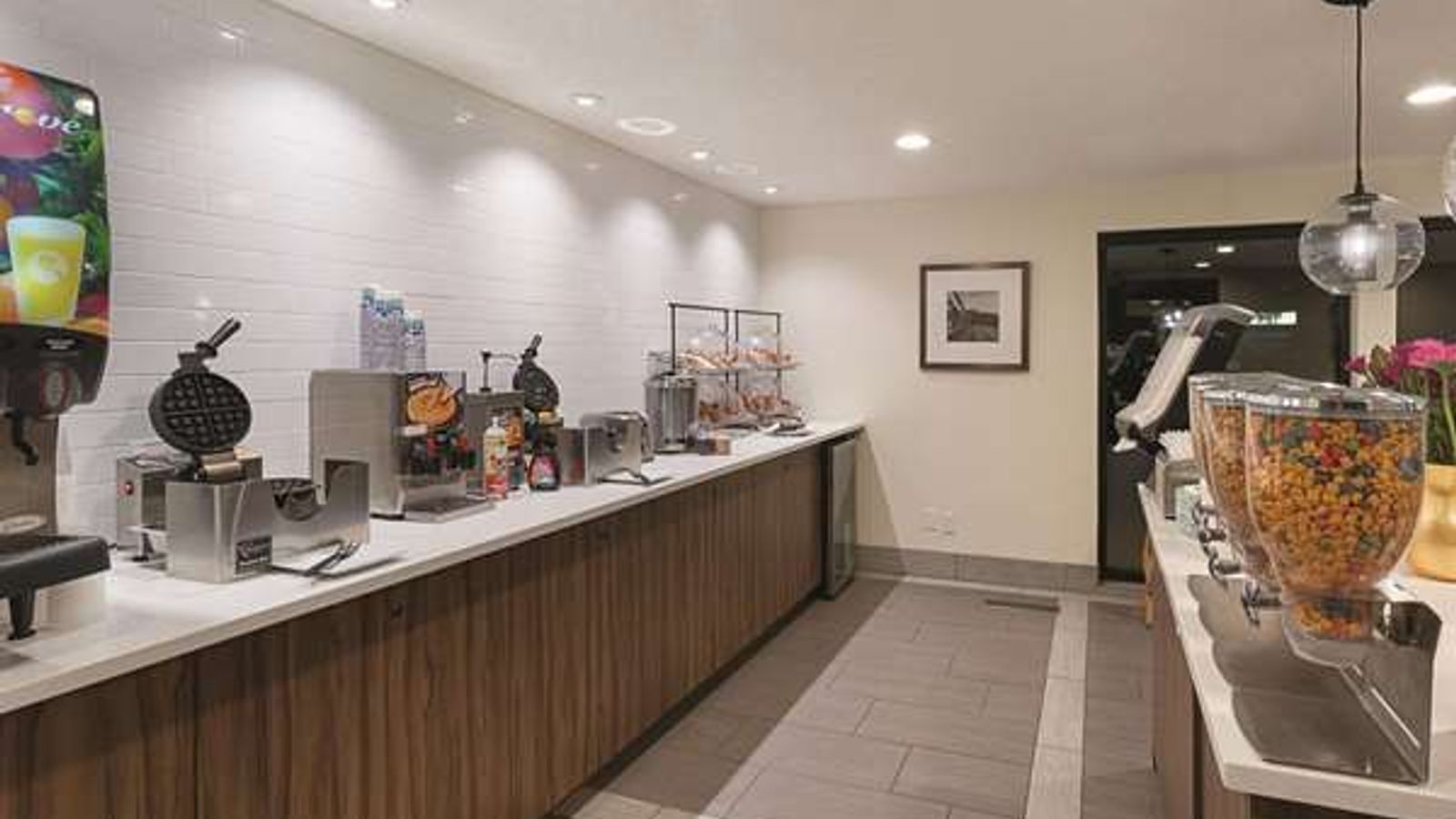 Photo of La Quinta Inn & Suites by Wyndham Portland NW