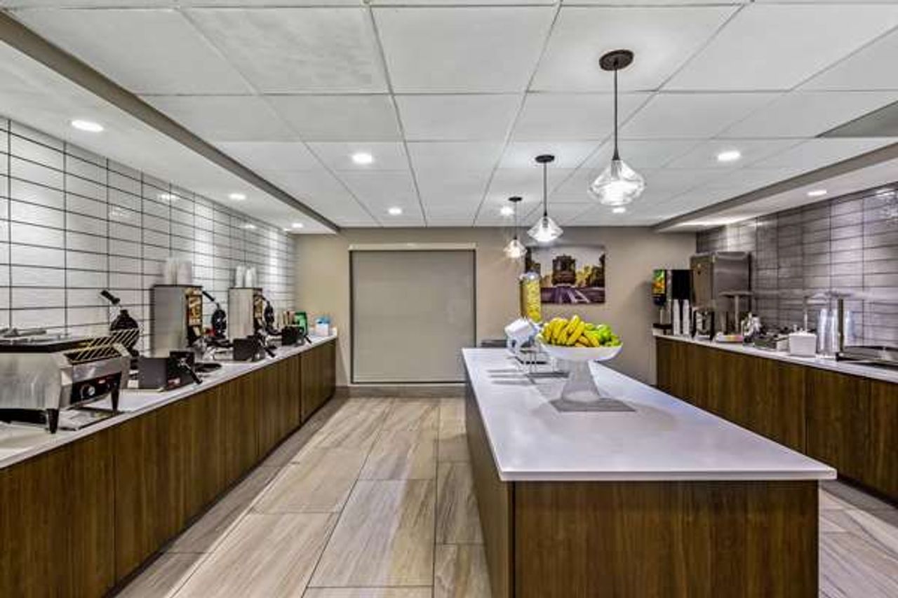 Photo of La Quinta Inn & Suites by Wyndham San Francisco Airport N