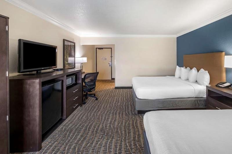 Photo of Best Western Town & Country Lodge