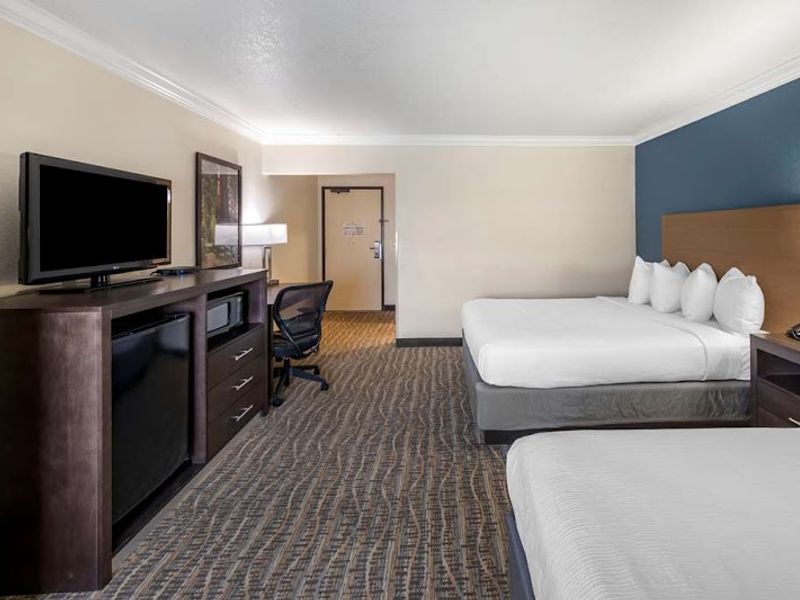 Photo of Best Western Town & Country Lodge