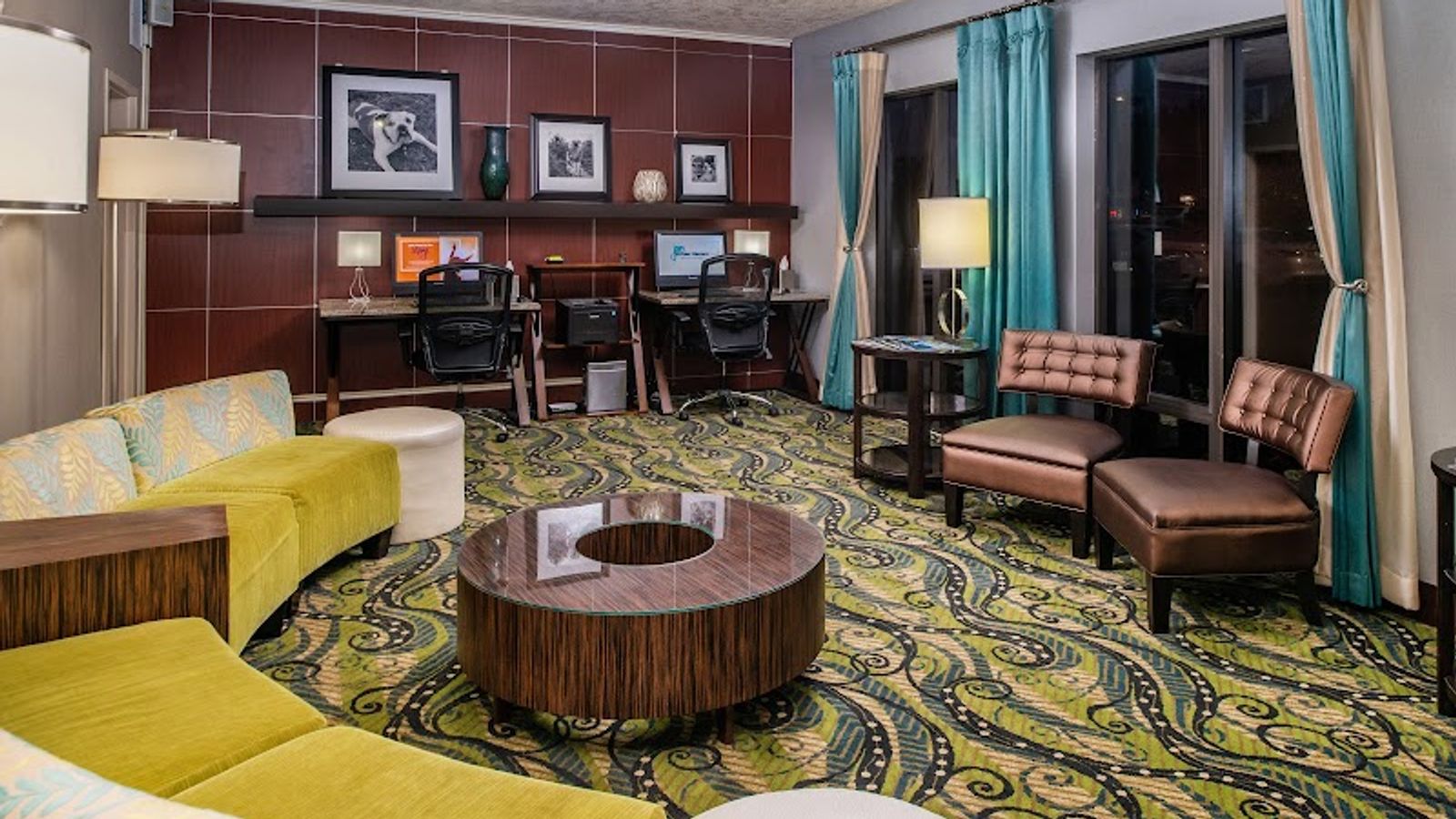 Photo of Hampton Inn Eugene - Business center